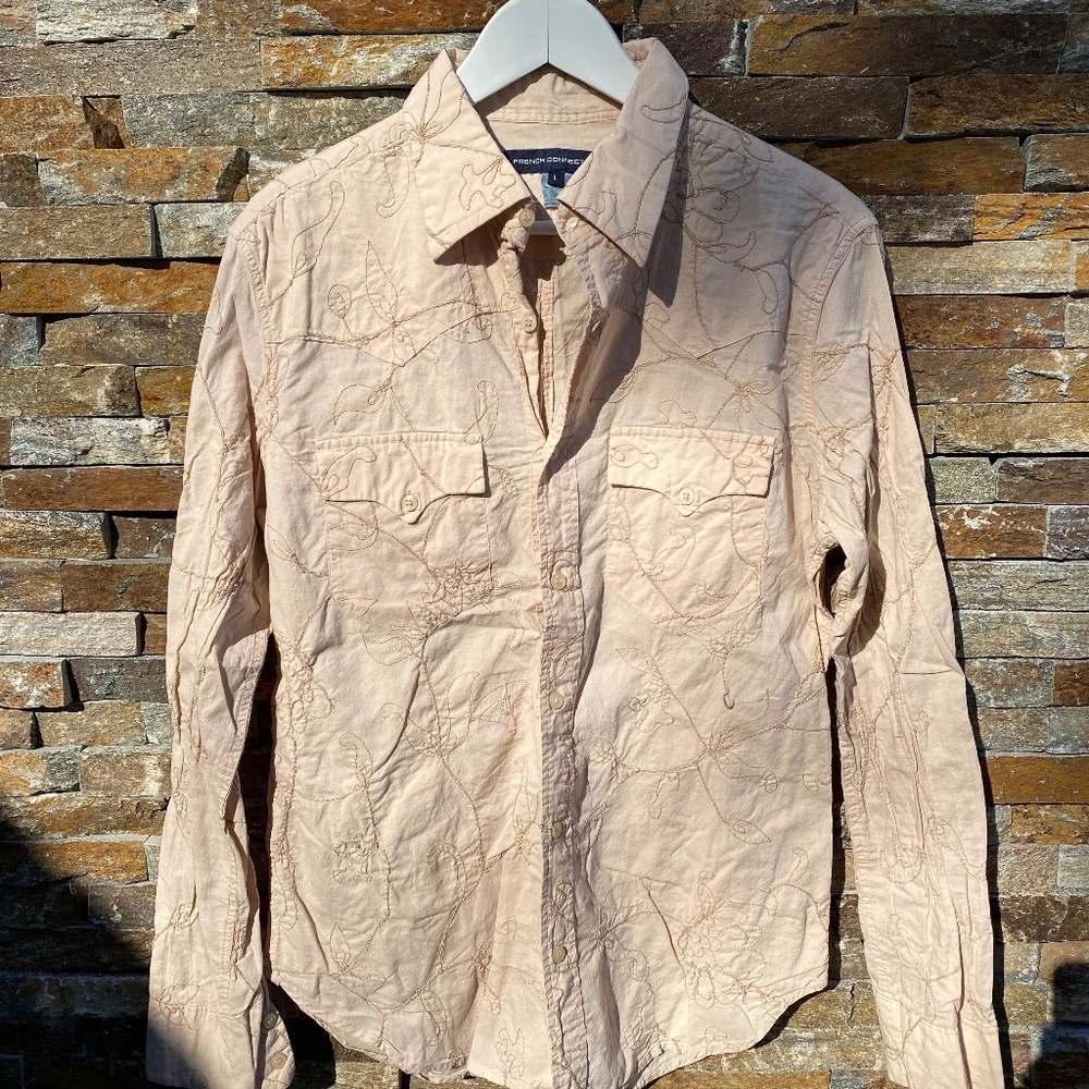 Men’s Long sleeve button up shirt. Size L